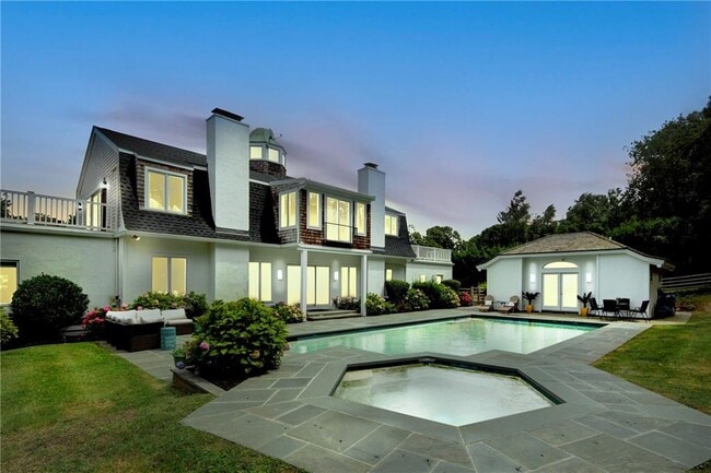 Building Photo - 1 Harbor View Dr Rental