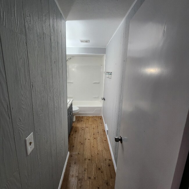 Photo - 4818 E 86th St Unidad Upstairs