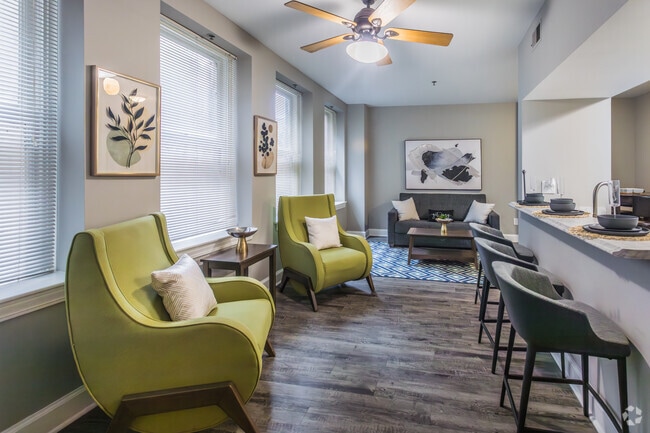1BR, 1BA - 850SF - Living Room
