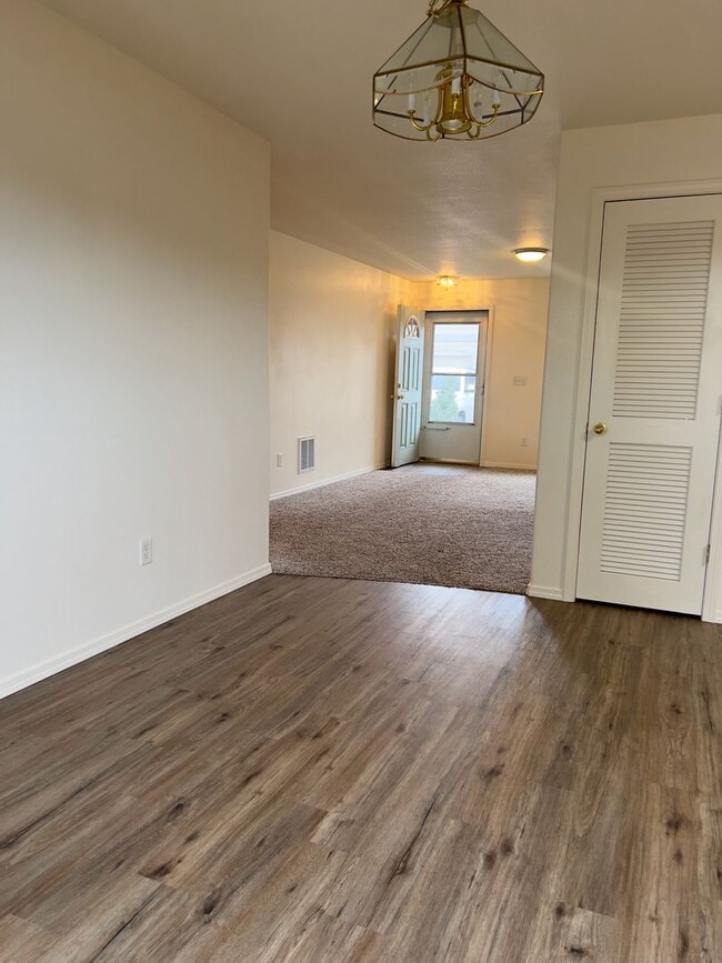 Photo - Lovely 3 Bedroom 2 Bath w/ gas fireplace