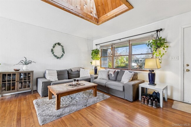 Photo - 5 Rutyna Cir