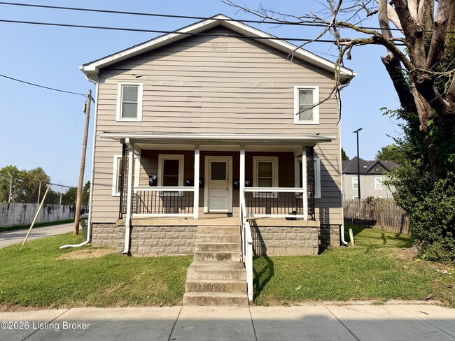 Building Photo - 121 E 14th St Unit 4
