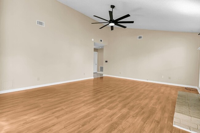 Photo - 111 Hopper Dr