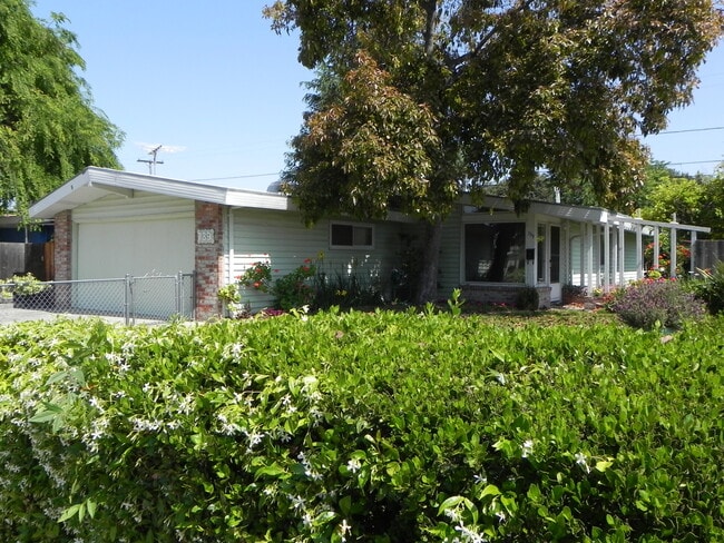 Photo - 739 Lakewood Dr Casa