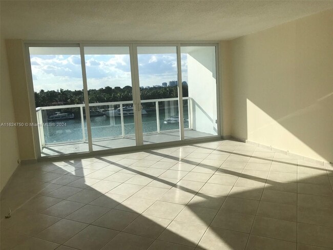 Photo - 5750 Collins Ave Unit C