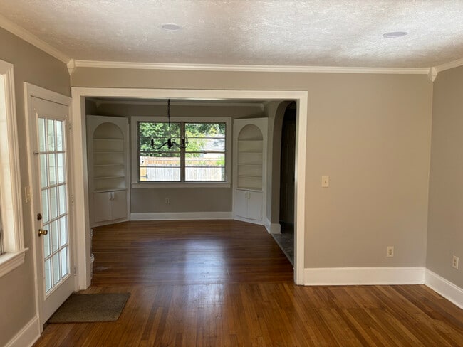 Photo - 4650 Manila Dr