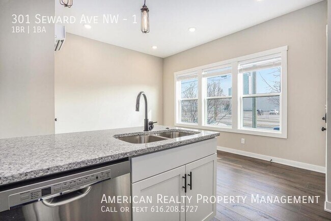 Photo - 301 Seward Ave NW Unit 1