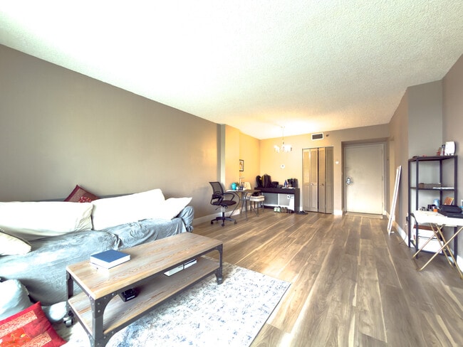 Photo - 919 Hillcrest Dr Unidad 511