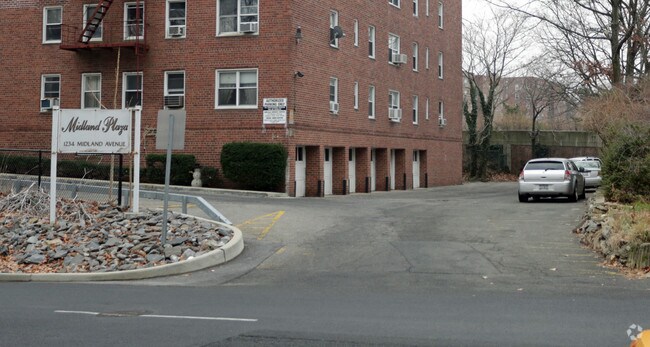 Photo - Midland Plaza