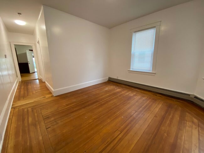 61 Pembroke Ave Unit 1