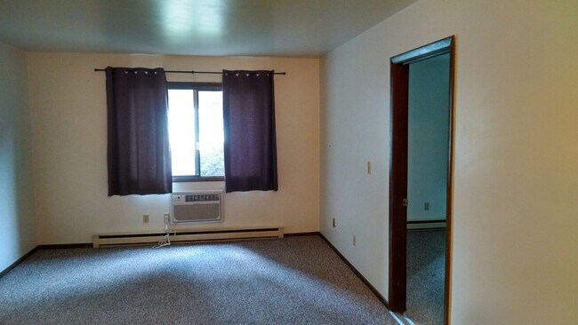 Photo - 401 N East St