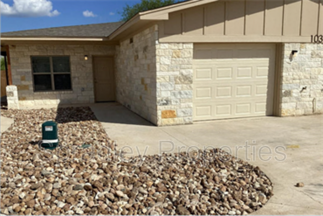 Photo - 1011 Laurel Dr