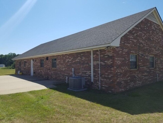 Photo - 6047 Wayne Memorial Dr