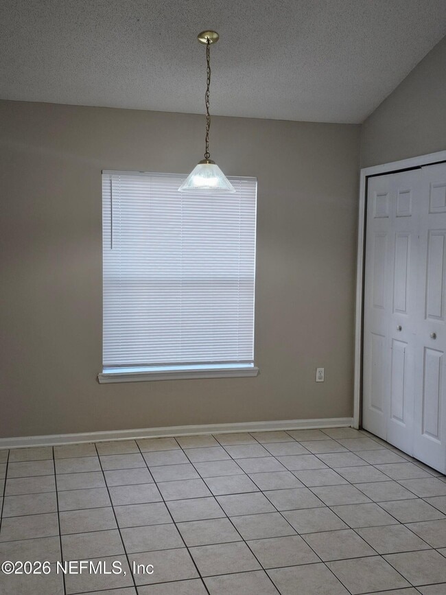 Photo - 1876 Creekview Dr