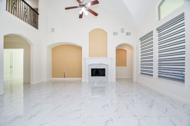 Building Photo - 4322 Pensacola Oaks Ln