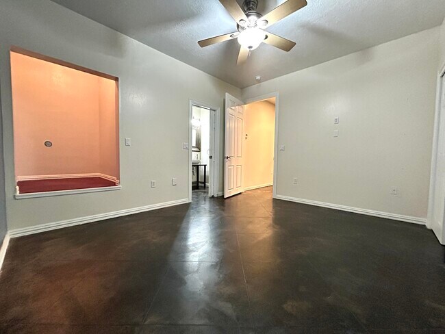 Photo - 1001 Pinzon St NW