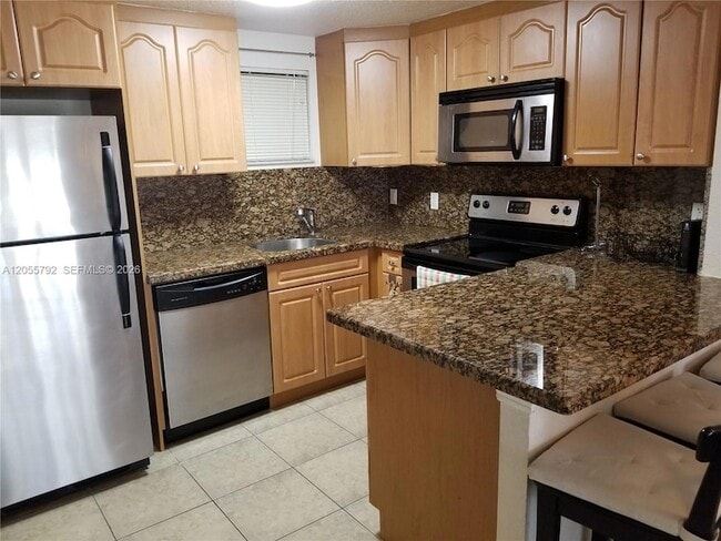 Photo - 8290 Lake Dr Unidad 440
