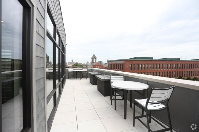 1400 Russell Apartments