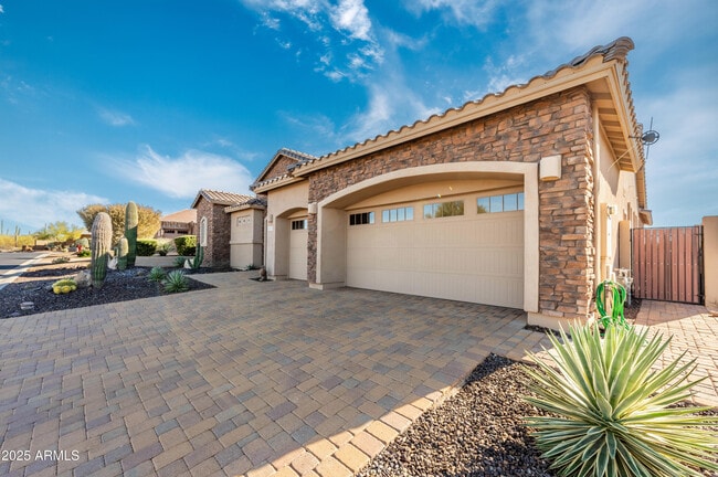 6237 E Bramble Berry Ln