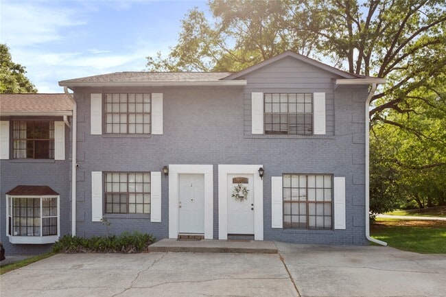 Building Photo - 515 N Walnut St