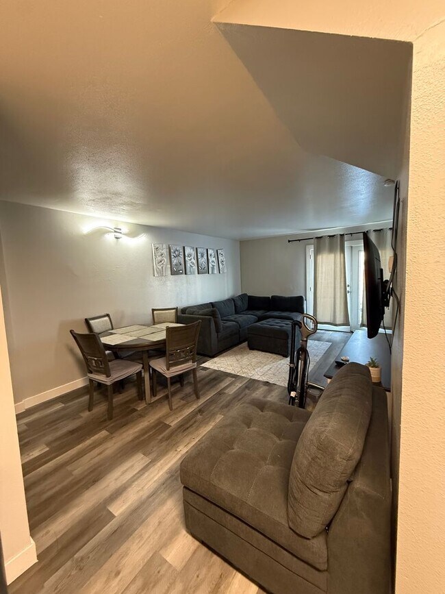 Photo - 2803 Wilson St Unit #4