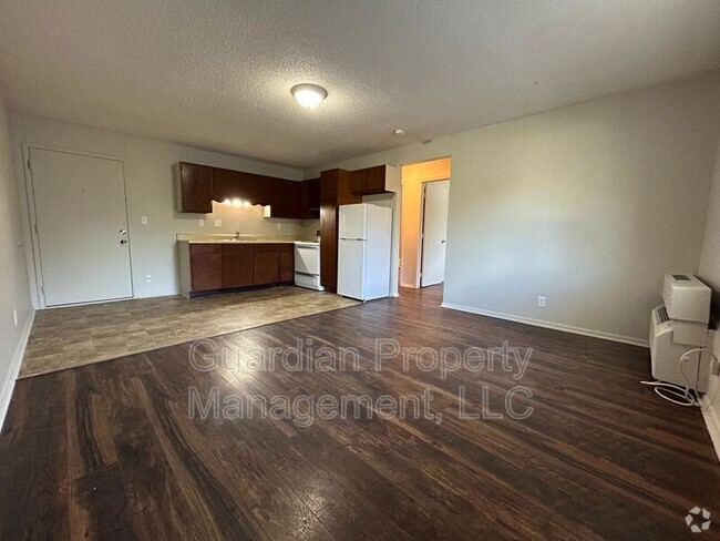 Building Photo - 1602 Brookside Dr Unit 213 Rental