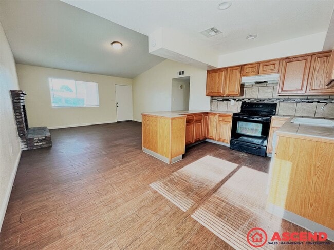 Photo - 8516 Haupt Ave