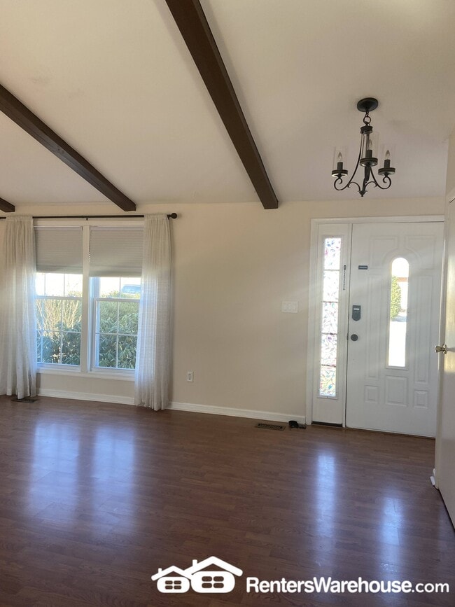 Photo - 750 Hyde Park Dr