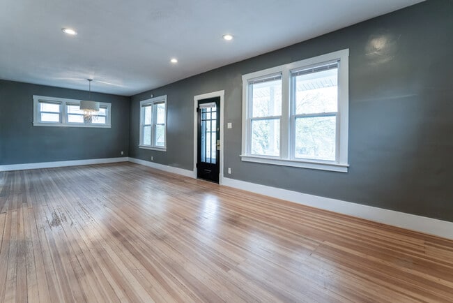 Photo - Fantastic 3bd/2ba home! Let yourself in!