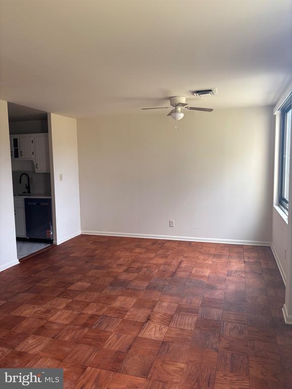 Building Photo - 3450 Toledo Terrace Unit 205