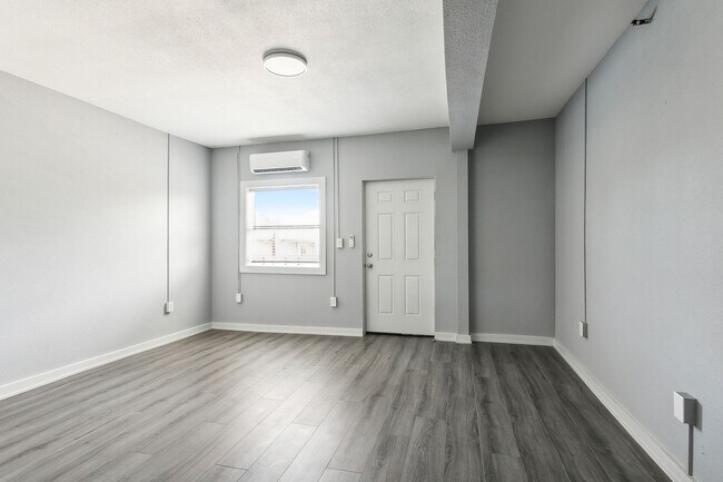 Photo - fjb1937 Unit 101