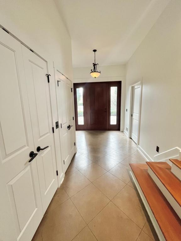 Photo - 495 East Ave