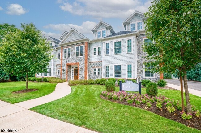 Photo - 29 Euclid Ave