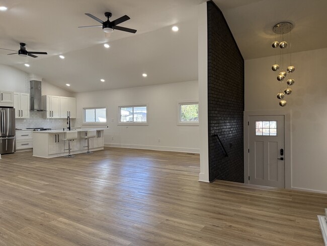 Building Photo - 8625 Cedarbrook Dr