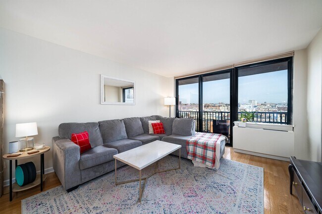 Photo - 700 Grove St Unit 11R