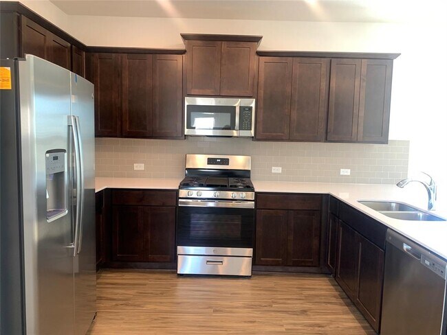 Photo - 3301 Dusted Daisy St