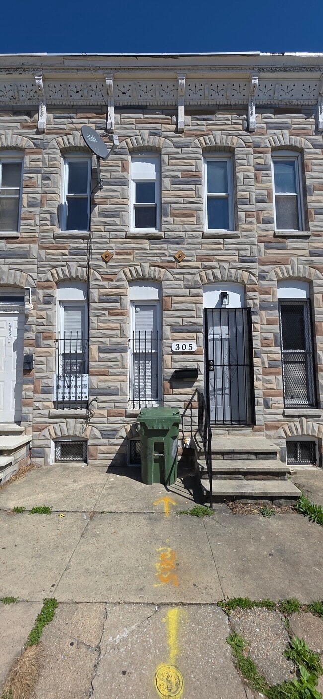 Building Photo - 305 S Calhoun St