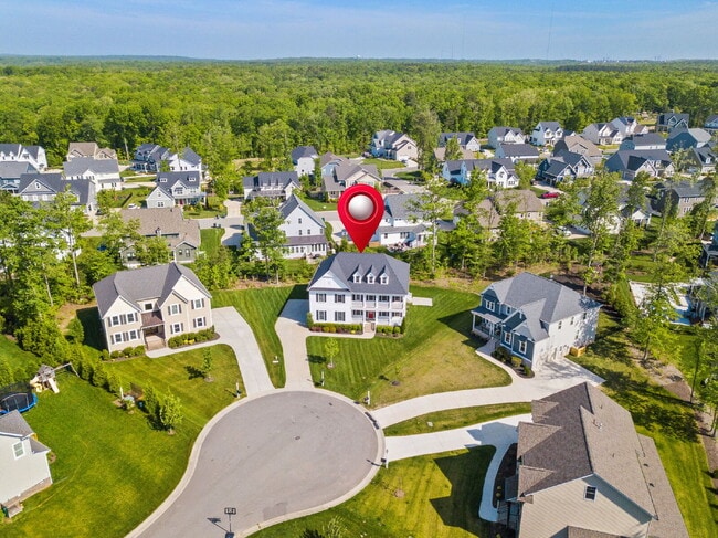 Photo - Spacious 5 Bedroom Home in Rountrey (Newmarket Section) – 3,555 Sq Ft – $4,350/mo