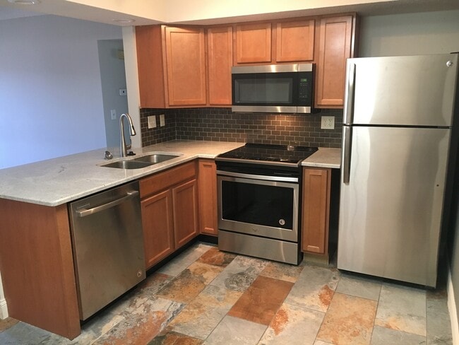 Photo - Summergate Parkway Condominiums