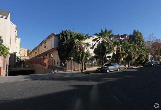 Primary Photo - 5427 Carlton