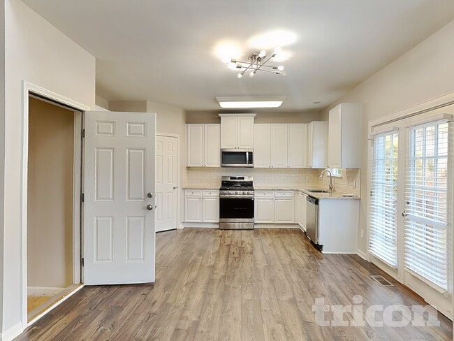 Photo - 207 Reserve Crossing