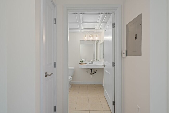 Photo - 1080 Park Blvd Unidad 409