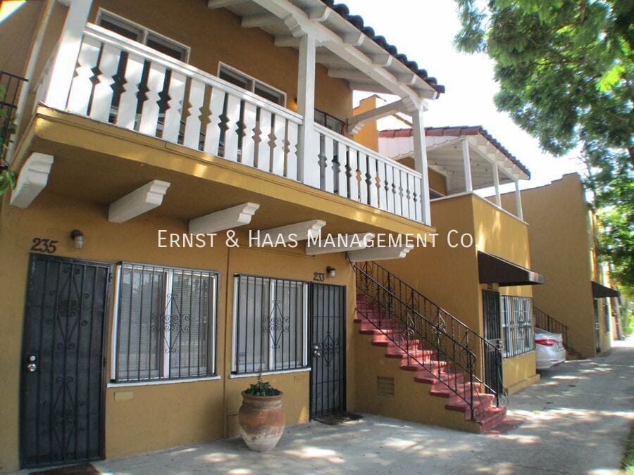 Photo - 221 W 20th St