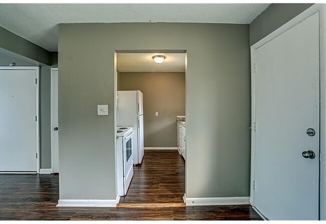 Photo - 2809 Academy Dr NW