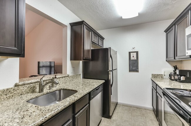 Photo - 1100 Augusta Dr Unidad 84