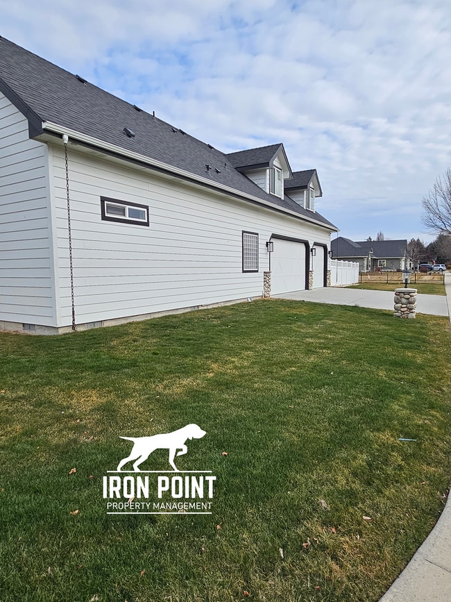 Photo - 3bed/2bath in sought after Nampa neighborhood w/3 car garage and large bonus room.