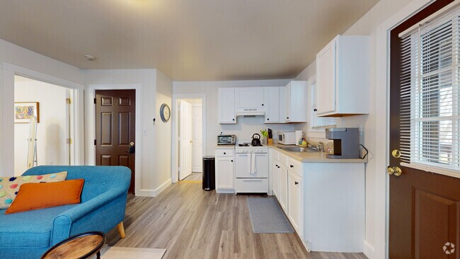 Building Photo - 22 Hews St Unit 2A Rental