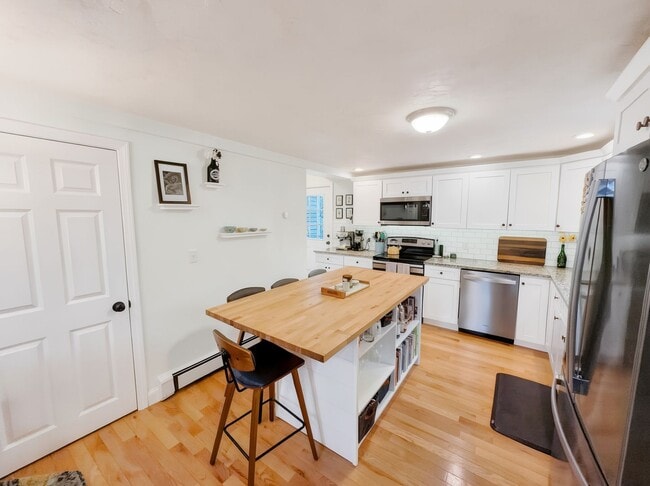 Photo - Beautiful Condo In Beverly MA!