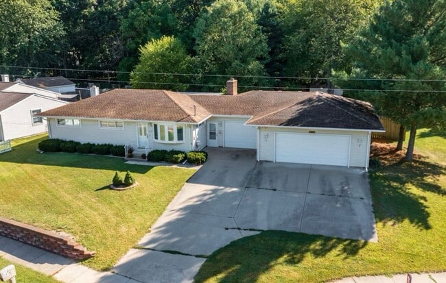 Photo - 3 Bedroom Home in Portage by West Lake