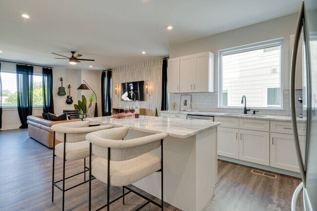 Photo - 5627 Lenox Ave
